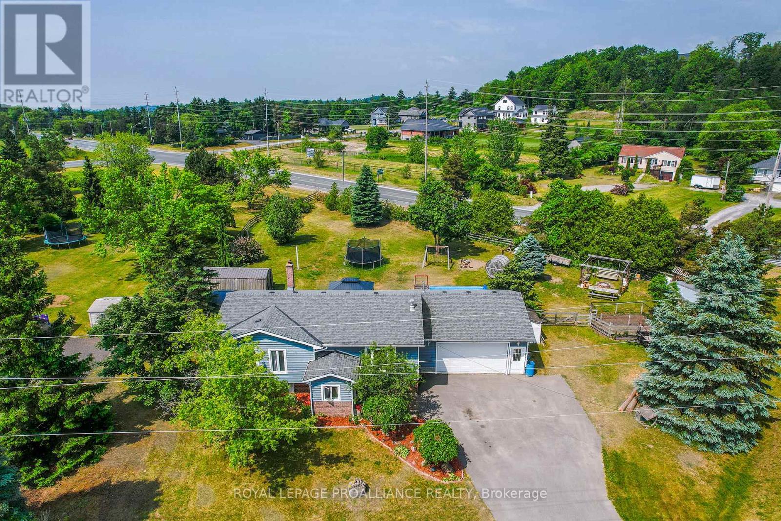 8 Oriole Crescent, Hamilton Township, Ontario  K0K 1C0 - Photo 7 - X12419160