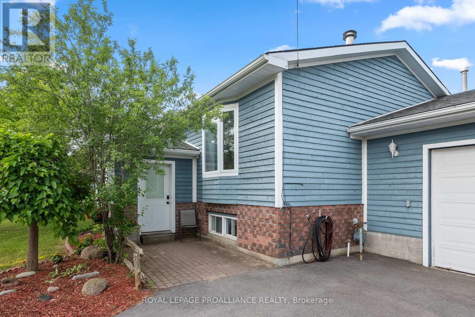 8 Oriole Crescent, Hamilton Township, Ontario  K0K 1C0 - Photo 9 - X12419160
