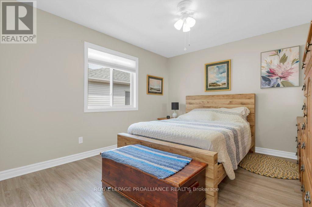 12 Stonegate Crescent, Quinte West, Ontario  K0K 2C0 - Photo 20 - X12419189