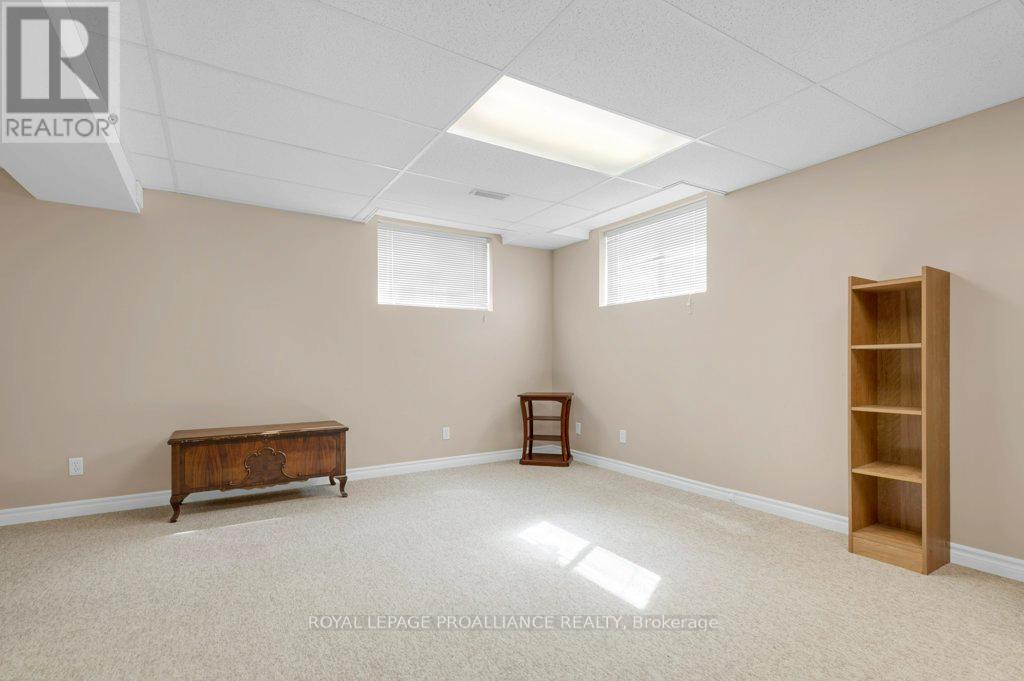 12 Stonegate Crescent, Quinte West, Ontario  K0K 2C0 - Photo 22 - X12419189