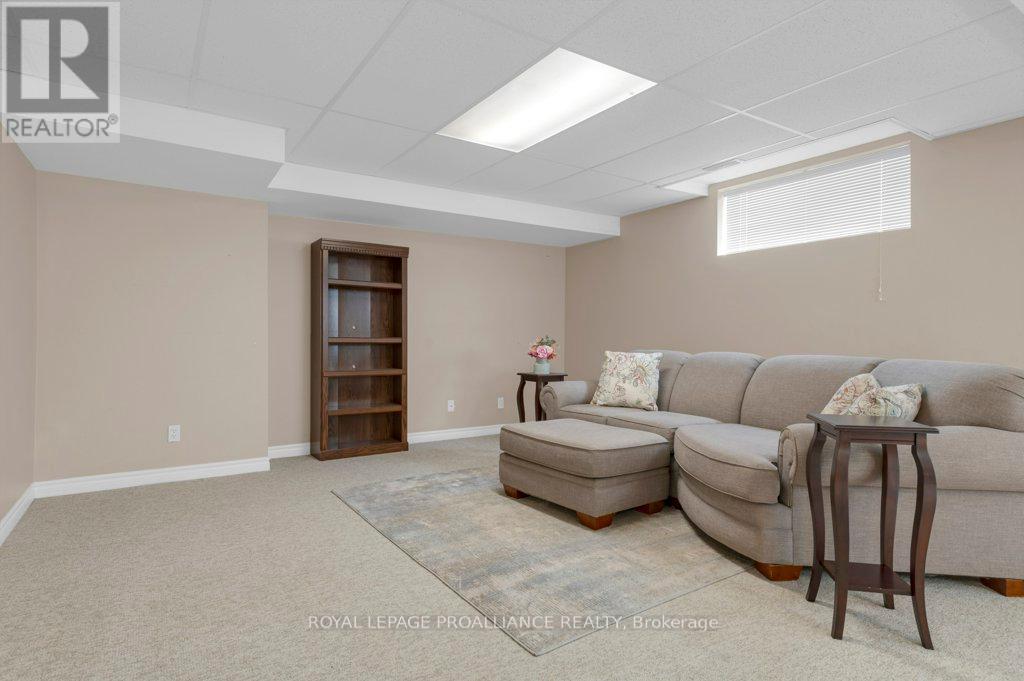 12 Stonegate Crescent, Quinte West, Ontario  K0K 2C0 - Photo 24 - X12419189