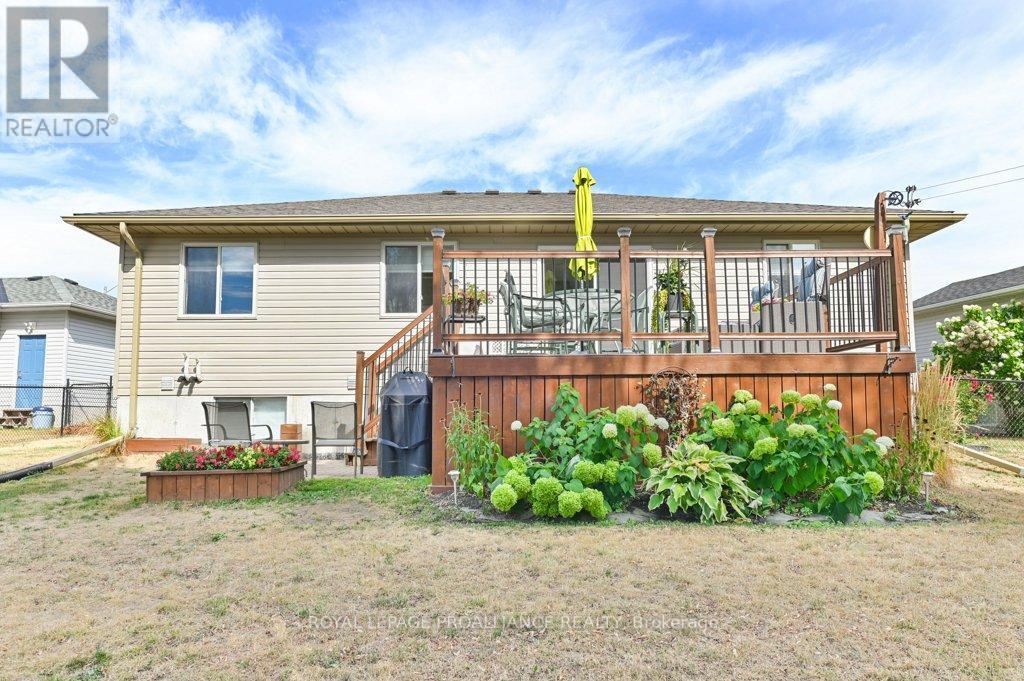 12 Stonegate Crescent, Quinte West, Ontario  K0K 2C0 - Photo 32 - X12419189