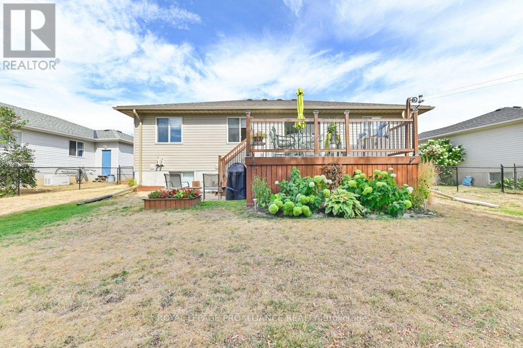 12 Stonegate Crescent, Quinte West, Ontario  K0K 2C0 - Photo 33 - X12419189