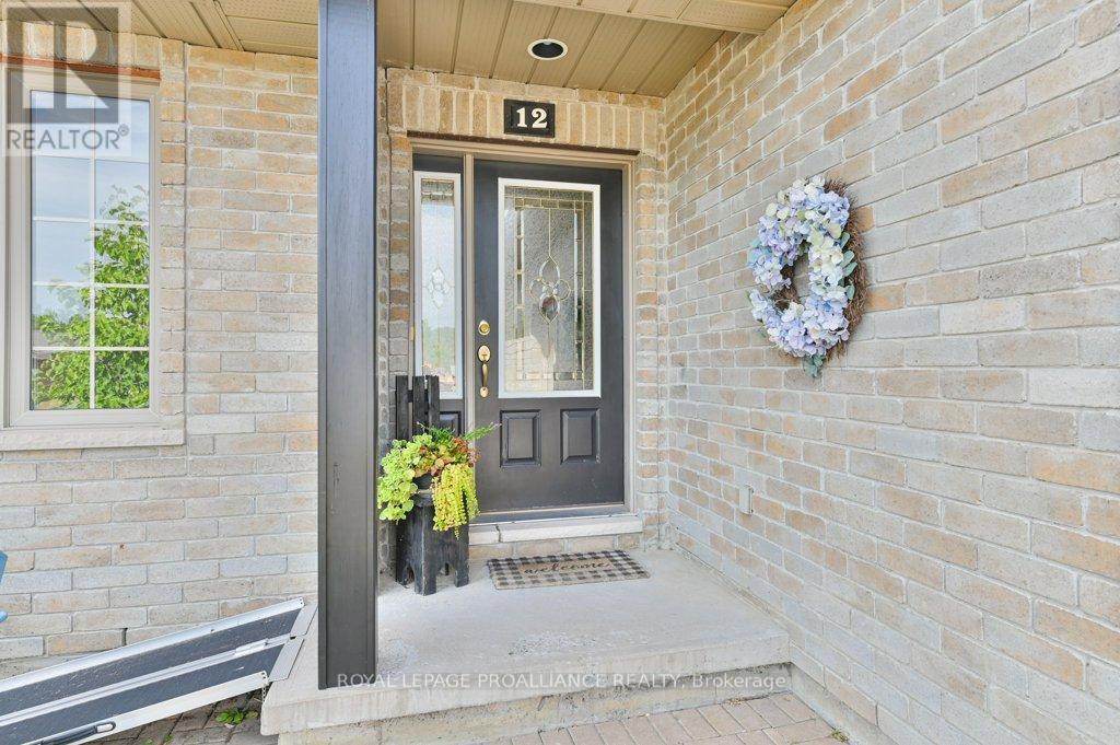 12 Stonegate Crescent, Quinte West, Ontario  K0K 2C0 - Photo 6 - X12419189
