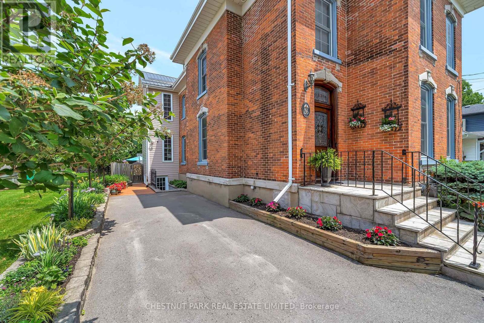 26 Centre Street, Prince Edward County, Ontario  K0K 2T0 - Photo 9 - X12420581
