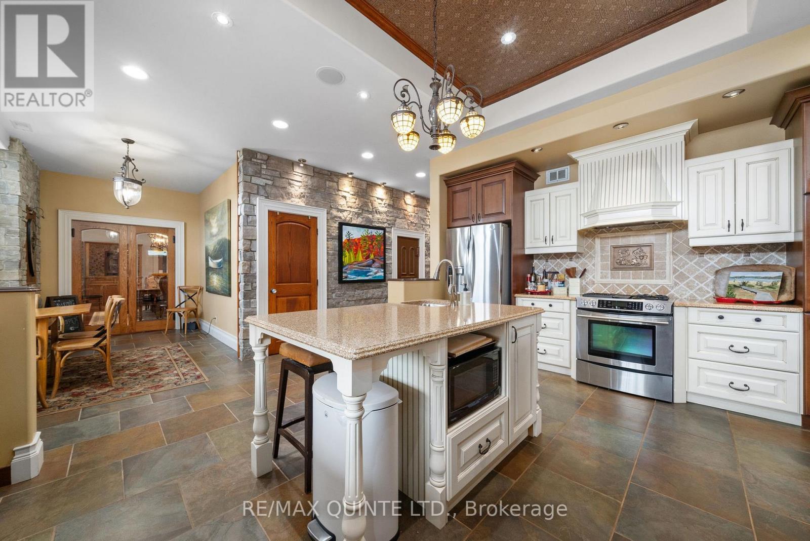 229 Main Street, Prince Edward County, Ontario  K0K 2T0 - Photo 13 - X12421160