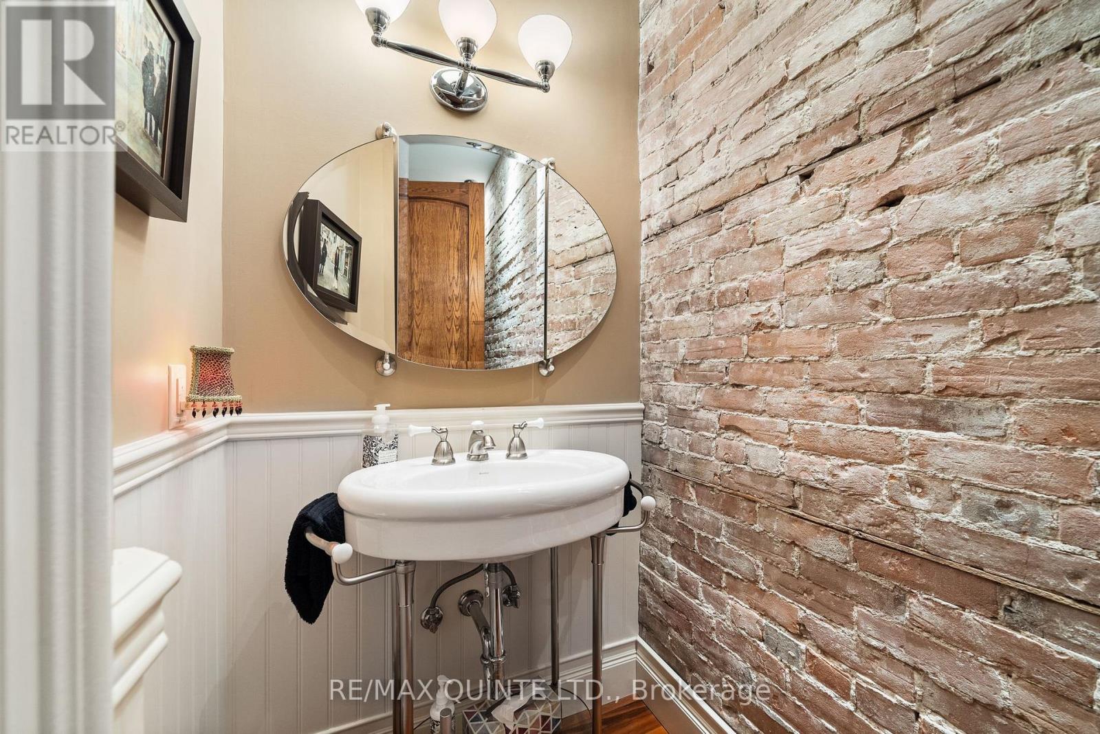 229 Main Street, Prince Edward County, Ontario  K0K 2T0 - Photo 22 - X12421160