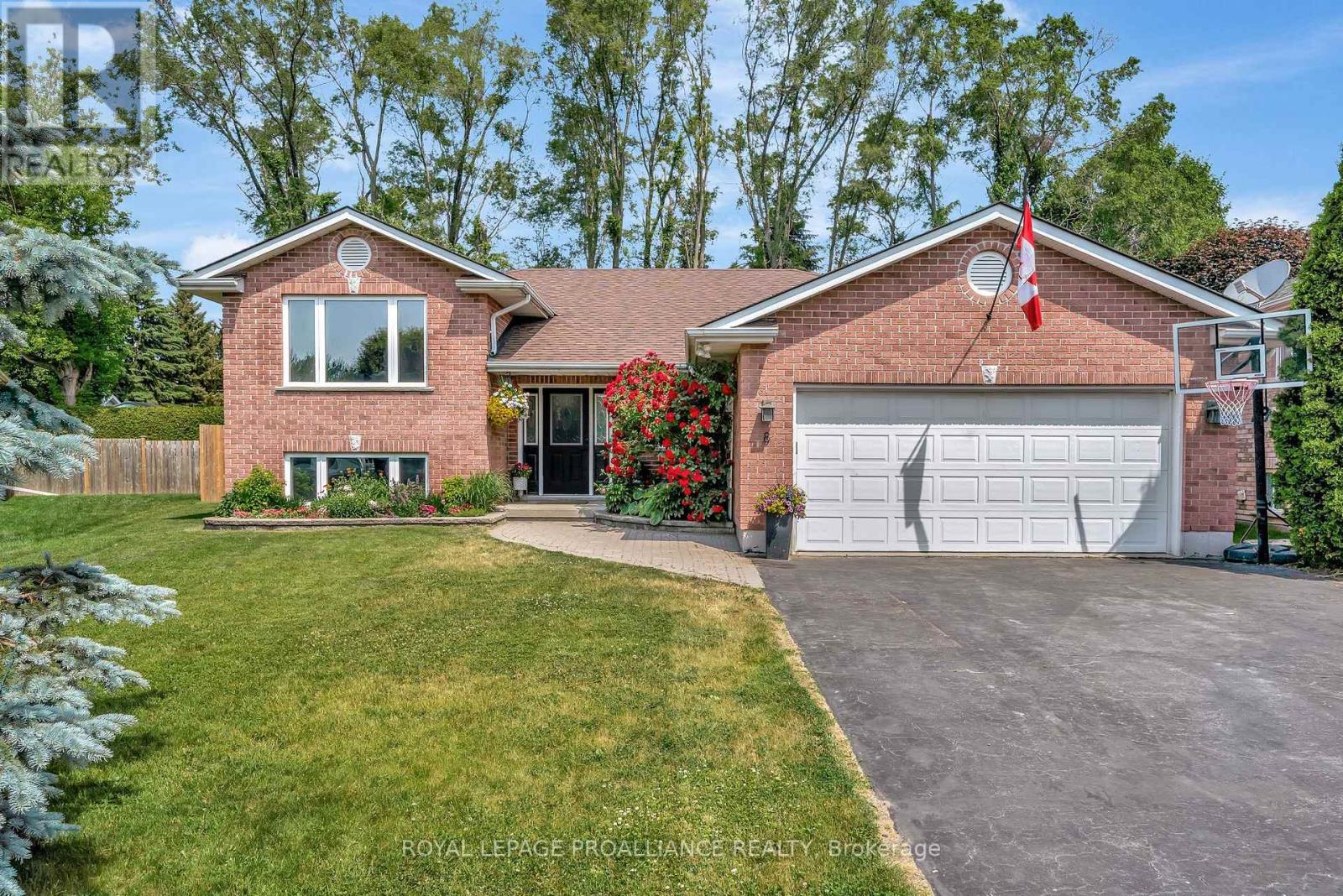 8 HENDERSON LANE, Brighton, Ontario