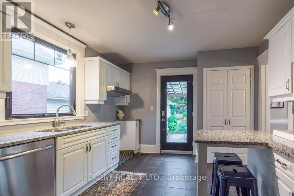 302 Bridge Street E, Belleville, Ontario  K8N 1P6 - Photo 13 - X12421239