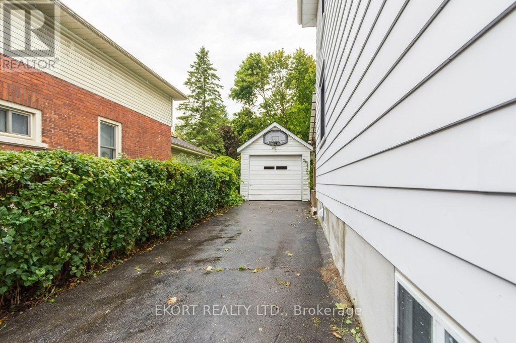 302 Bridge Street E, Belleville, Ontario  K8N 1P6 - Photo 4 - X12421239