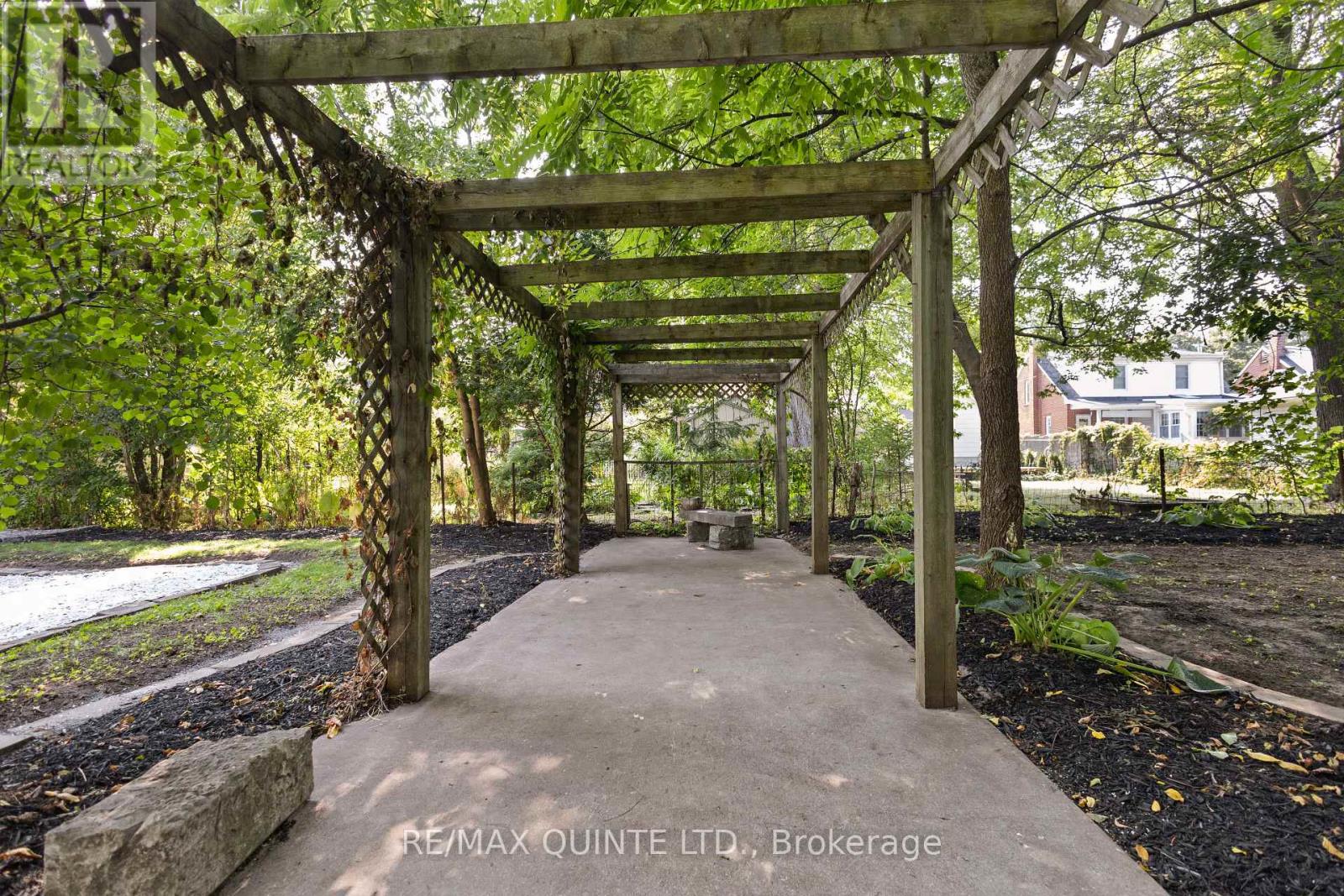 214 Victoria Avenue, Belleville, Ontario  K8N 2C3 - Photo 43 - X12421304