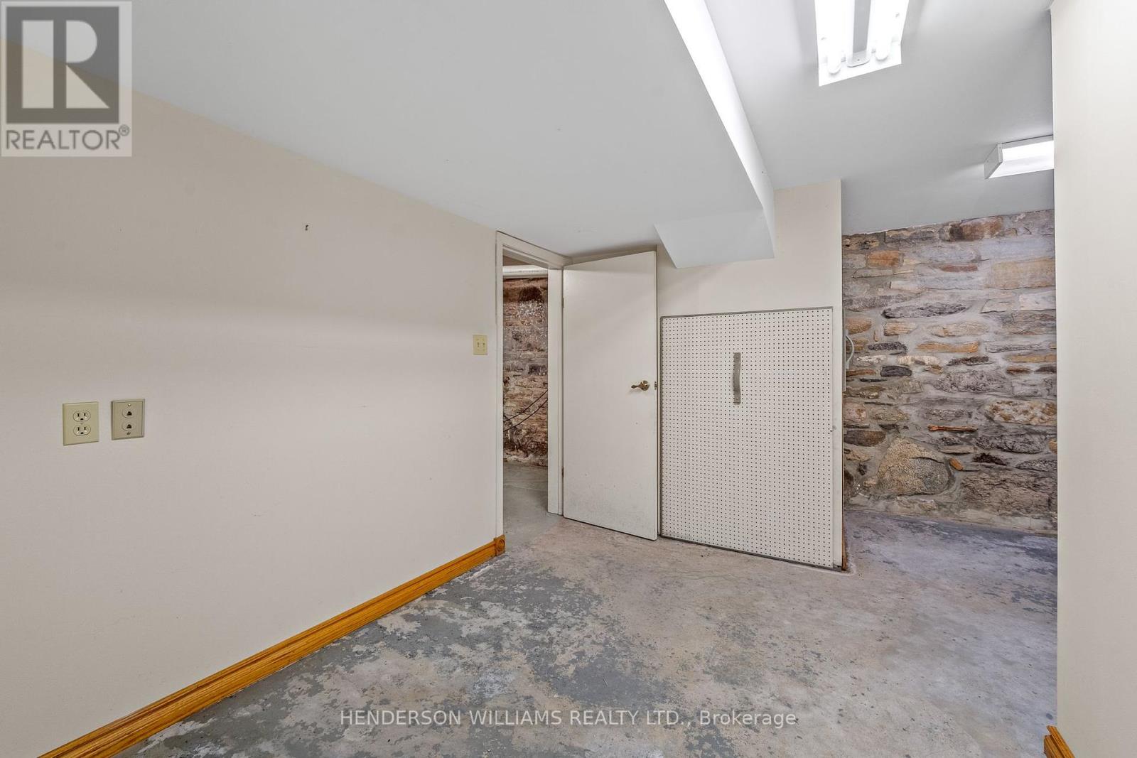 15124 Highway 62 N, Madoc, Ontario  K0K 2K0 - Photo 20 - X12421330