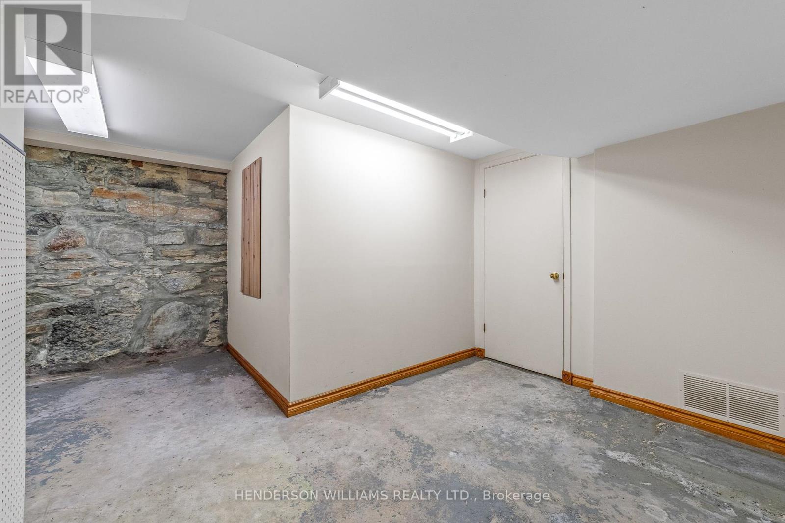 15124 Highway 62 N, Madoc, Ontario  K0K 2K0 - Photo 21 - X12421330