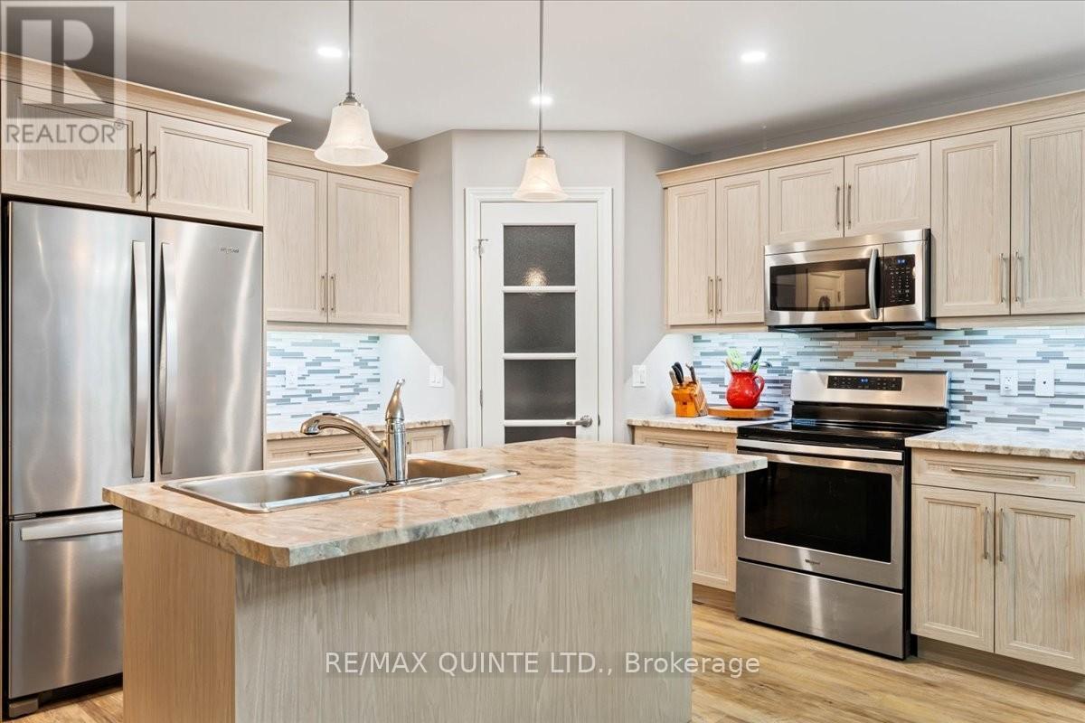 25 Sandhu Crescent, Belleville, Ontario  K8P 0G7 - Photo 14 - X12421486