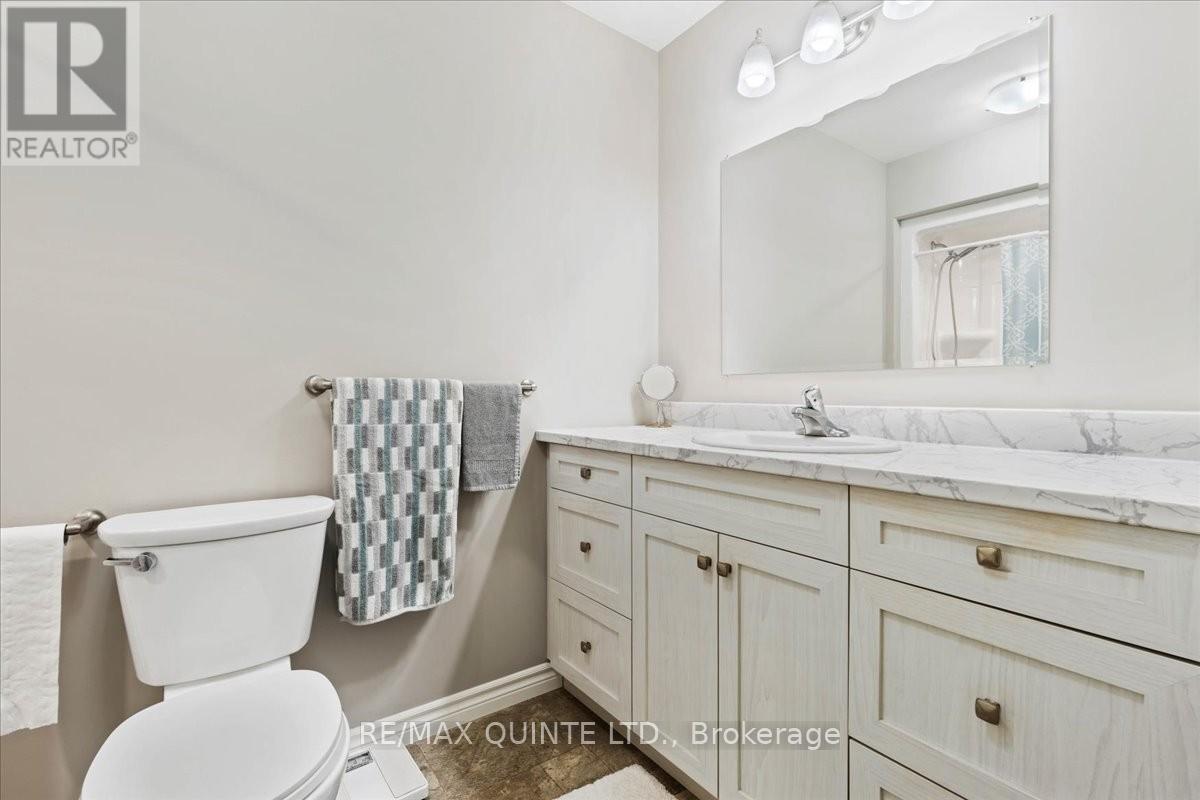 25 Sandhu Crescent, Belleville, Ontario  K8P 0G7 - Photo 17 - X12421486