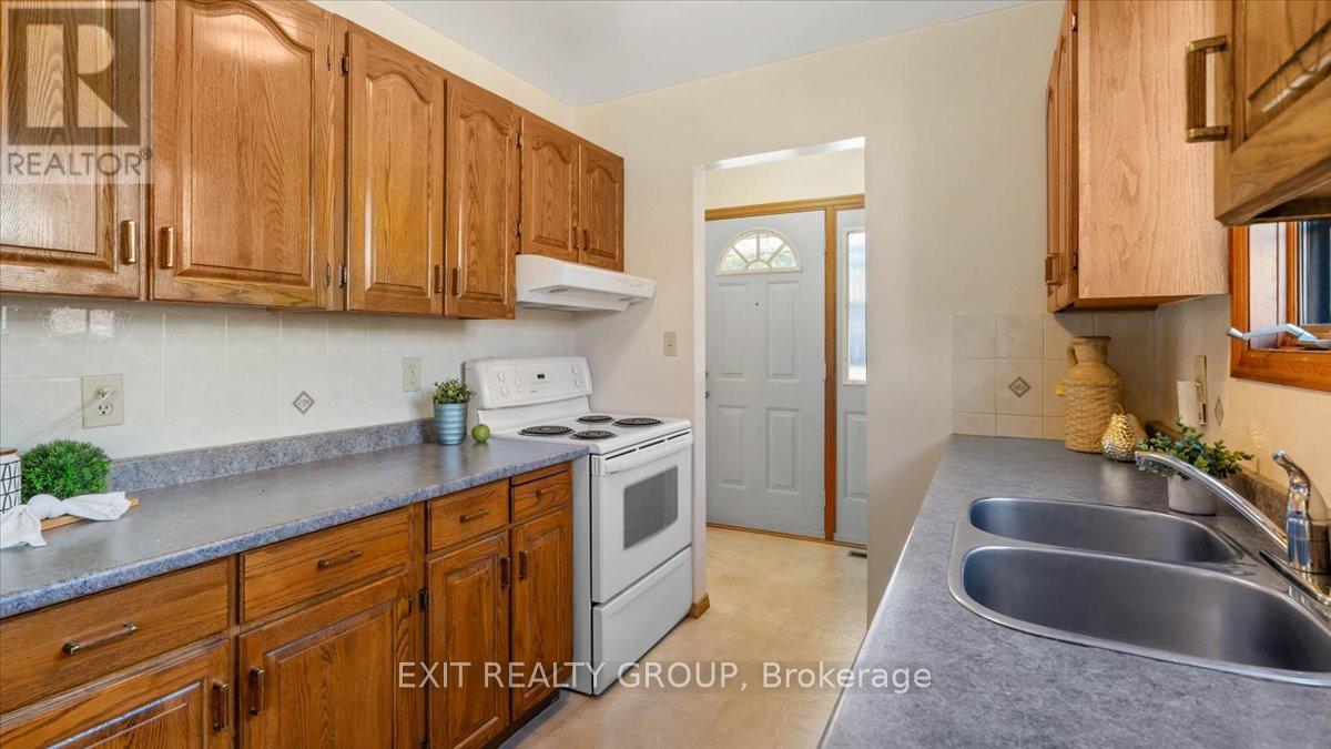 3 Robertson Lane, Belleville, Ontario  K8P 4C2 - Photo 12 - X12421596