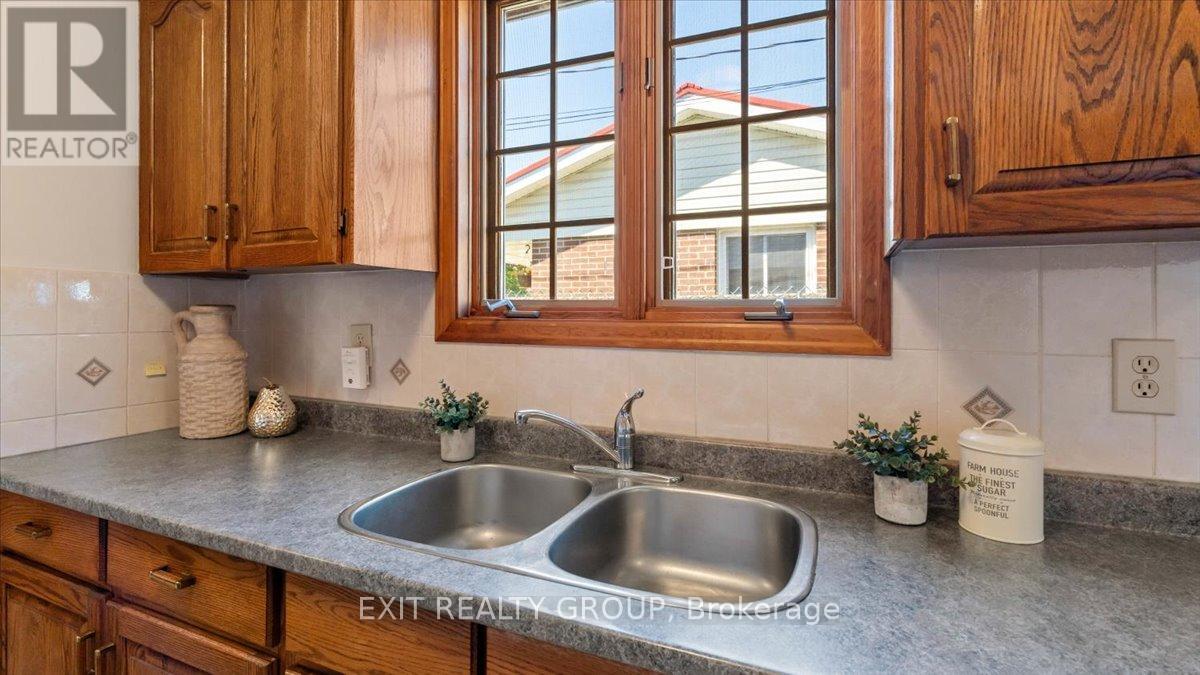 3 Robertson Lane, Belleville, Ontario  K8P 4C2 - Photo 13 - X12421596