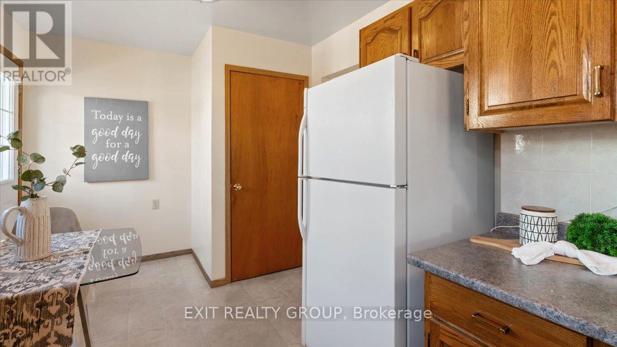 3 Robertson Lane, Belleville, Ontario  K8P 4C2 - Photo 14 - X12421596