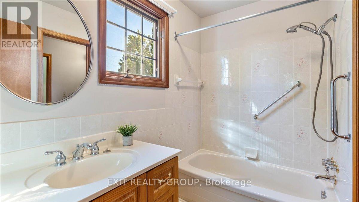 3 Robertson Lane, Belleville, Ontario  K8P 4C2 - Photo 17 - X12421596