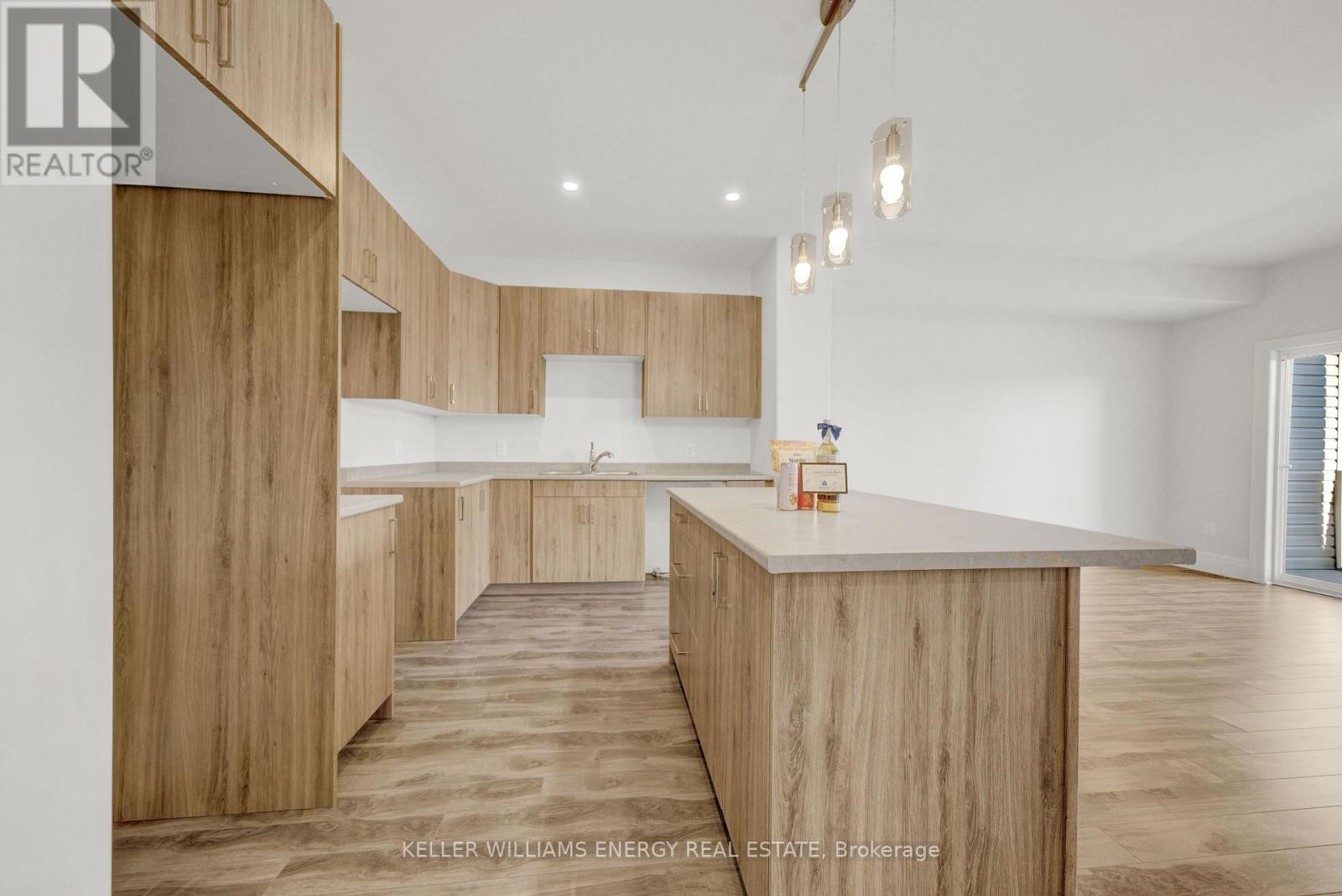 17 Markland Avenue, Prince Edward County, Ontario  K0K 2T0 - Photo 4 - X12421698