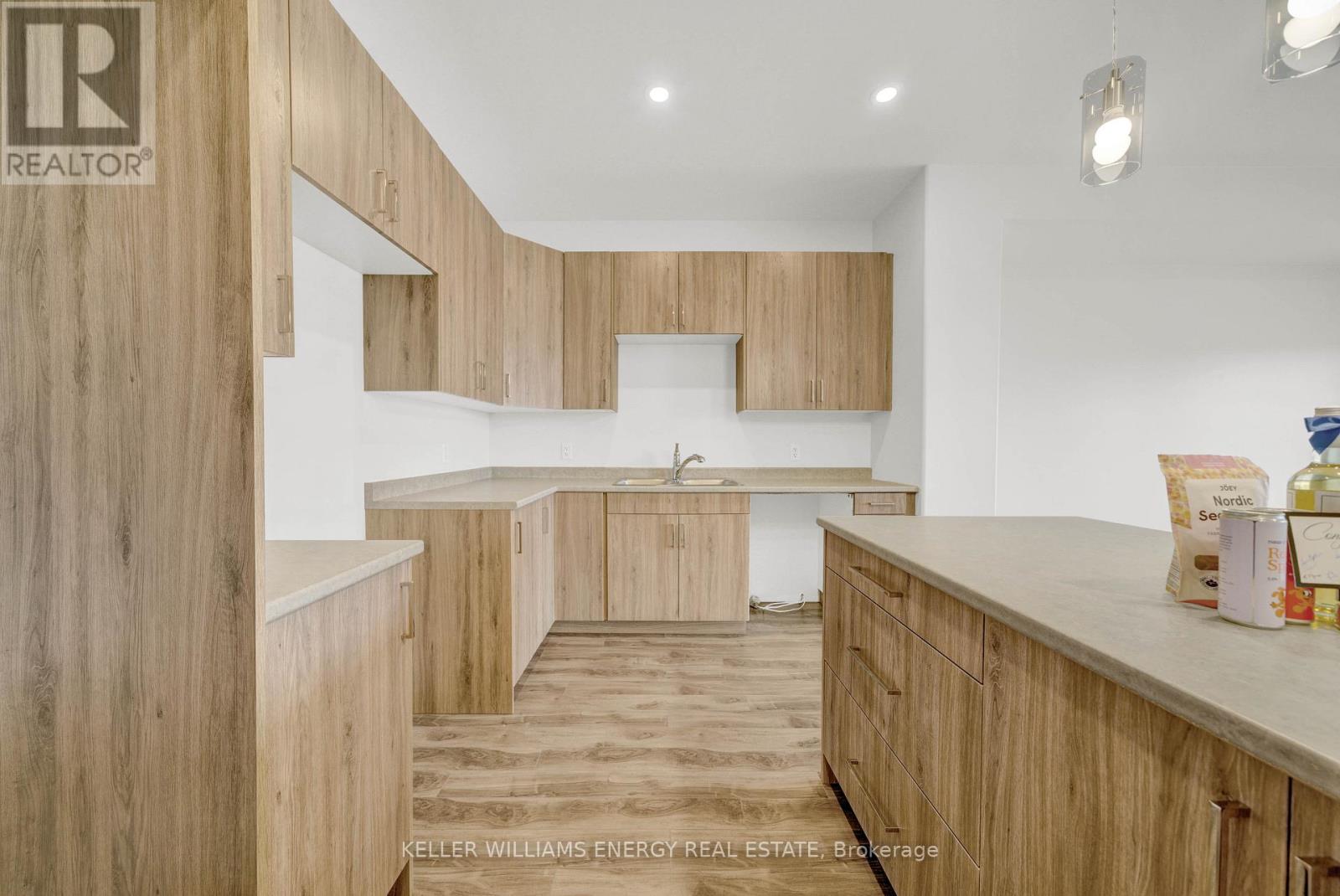 17 Markland Avenue, Prince Edward County, Ontario  K0K 2T0 - Photo 5 - X12421698