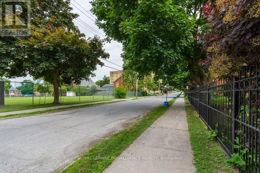 5 - 233 John Street, Belleville, Ontario  K8N 3G2 - Photo 27 - X12421977