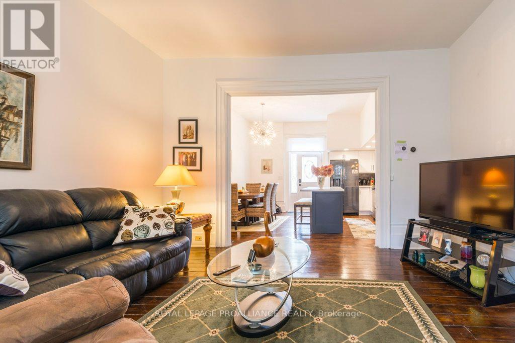 5 - 233 John Street, Belleville, Ontario  K8N 3G2 - Photo 6 - X12421977