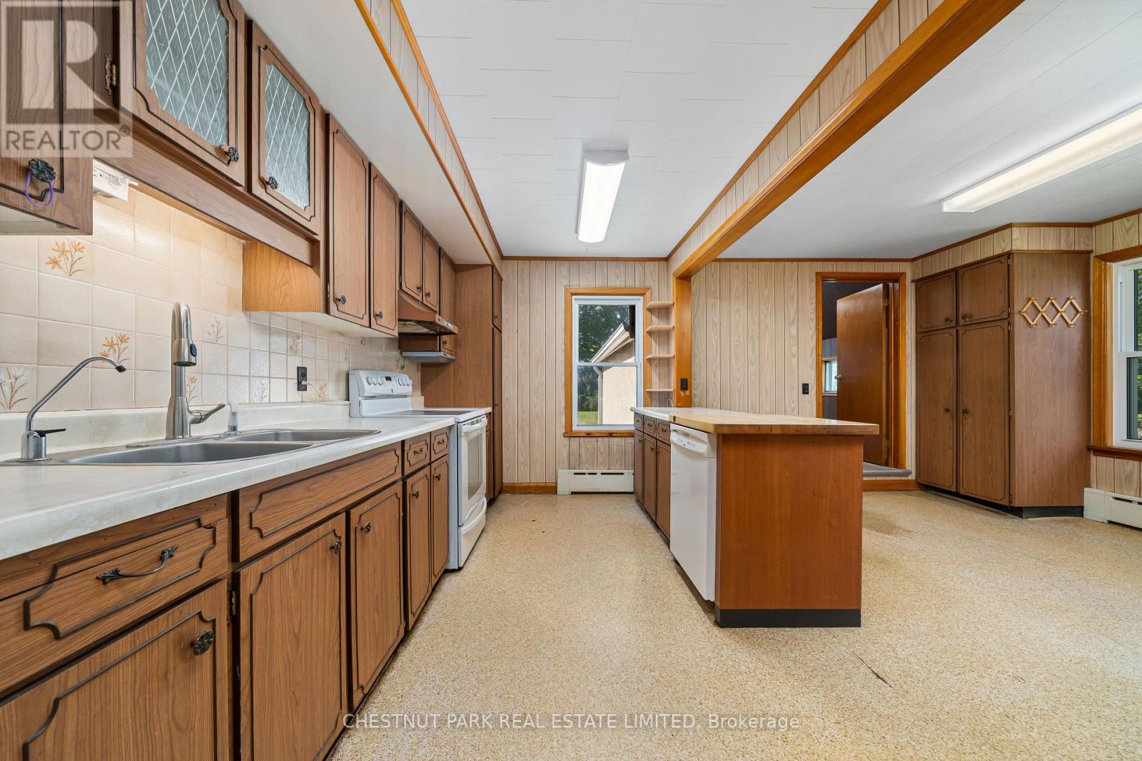 385 Bloomfield Main Street, Prince Edward County, Ontario  K0K 1G0 - Photo 16 - X12422090