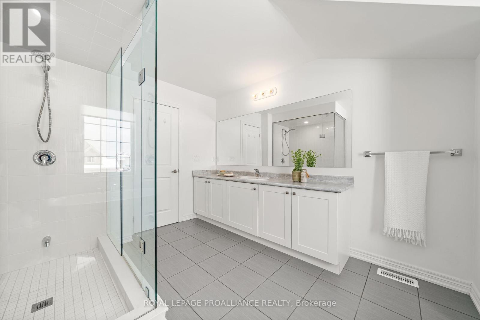 61 Summer Breeze Drive, Quinte West, Ontario  K0K 1L0 - Photo 28 - X12422188