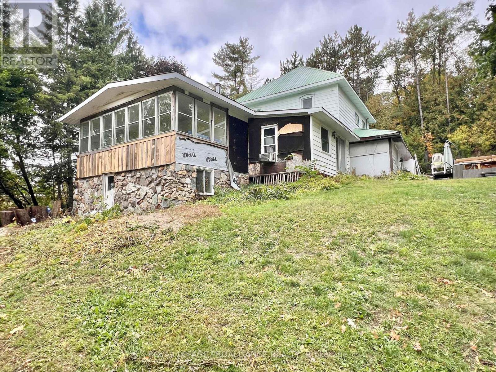 16124 Highway 62, Madoc, Ontario  K0K 2K0 - Photo 3 - X12423684