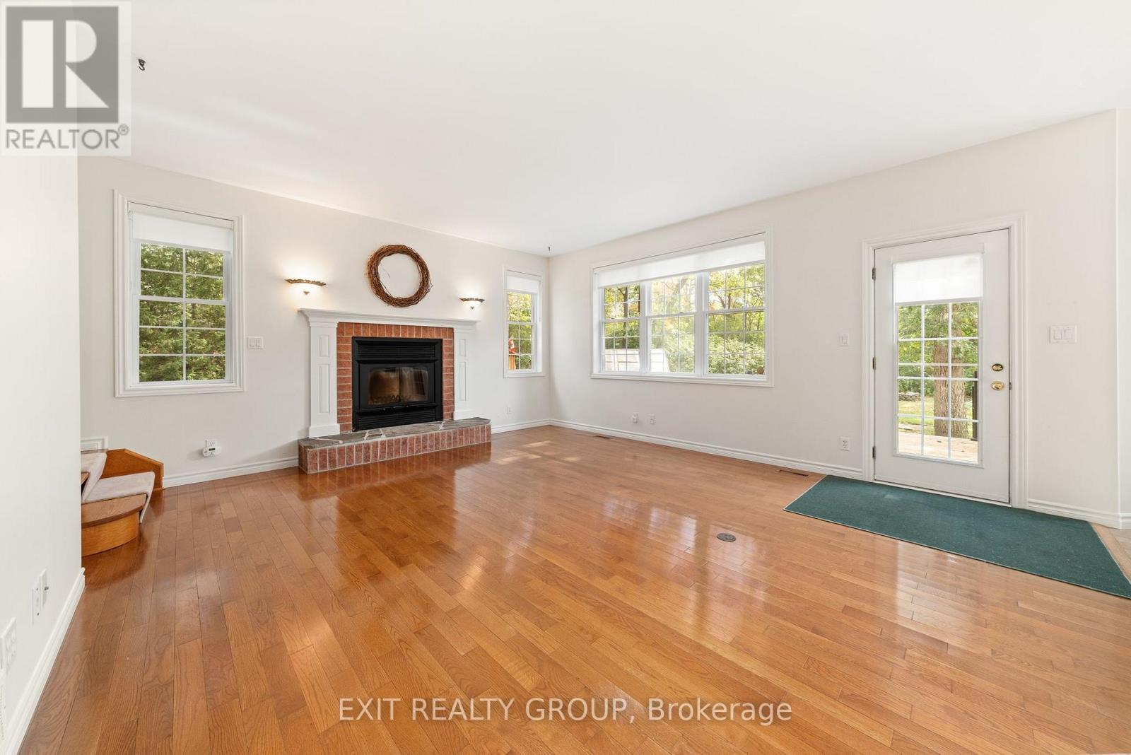 164 Bay Breeze Street, Prince Edward County, Ontario  K8N 0L4 - Photo 11 - X12423915