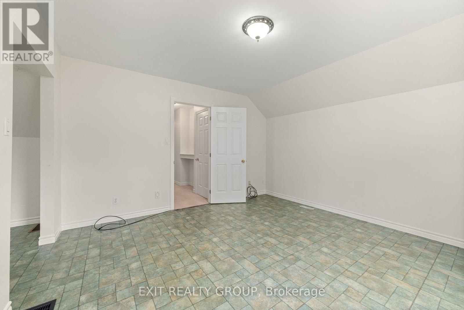 164 Bay Breeze Street, Prince Edward County, Ontario  K8N 0L4 - Photo 32 - X12423915