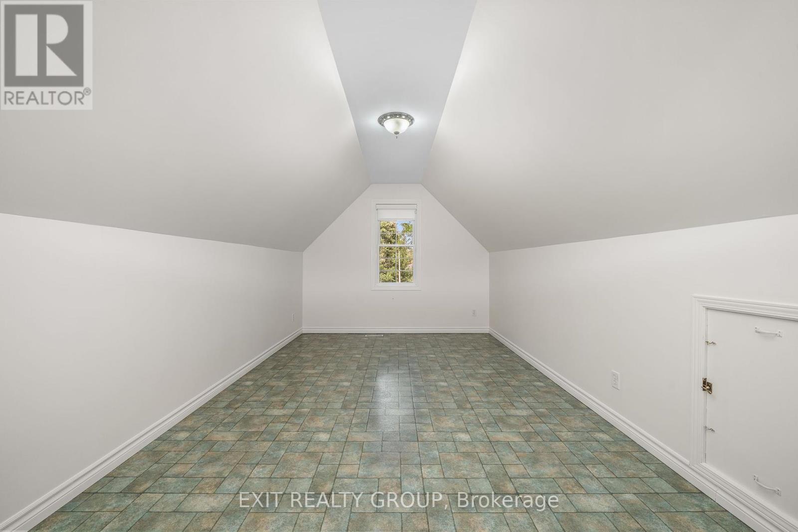 164 Bay Breeze Street, Prince Edward County, Ontario  K8N 0L4 - Photo 33 - X12423915