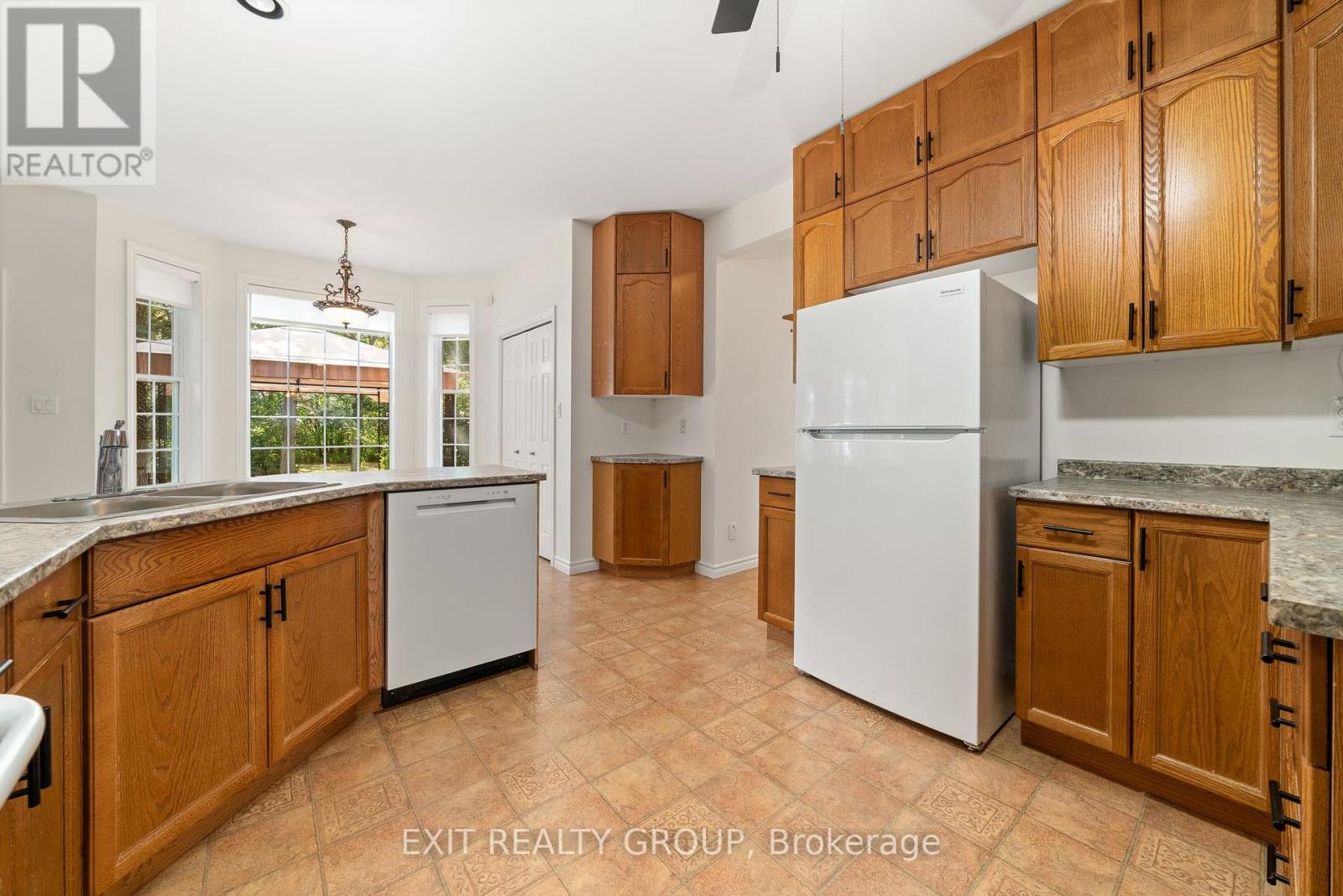 164 Bay Breeze Street, Prince Edward County, Ontario  K8N 0L4 - Photo 8 - X12423915