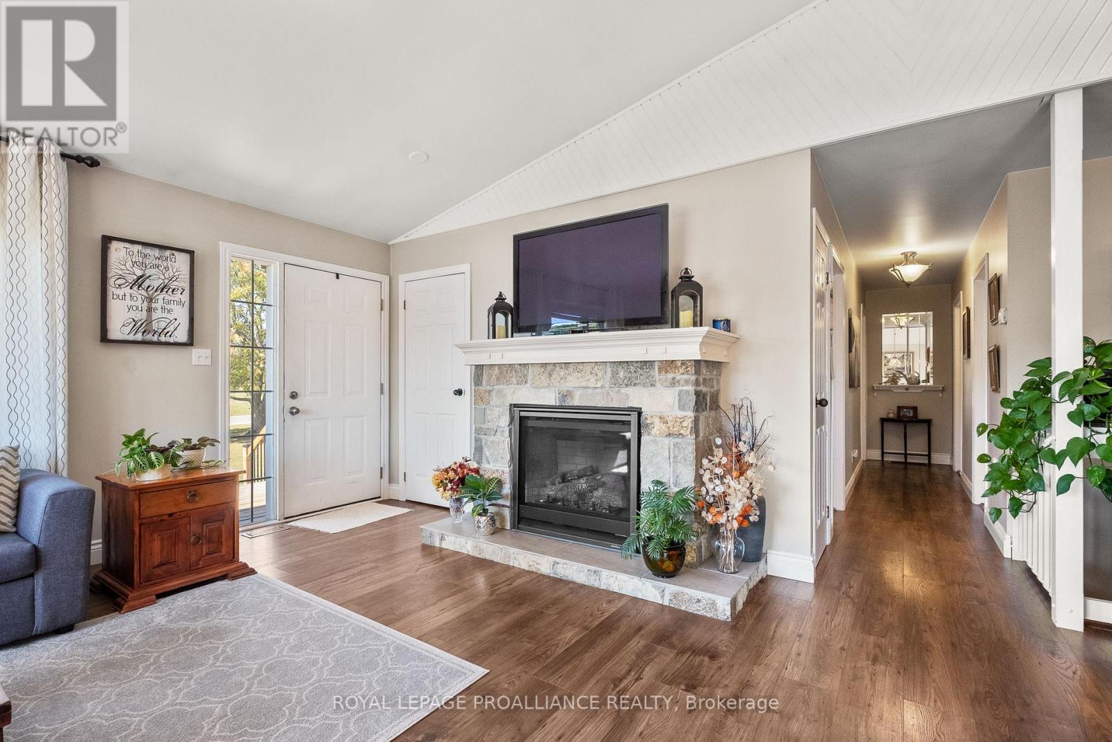 313 Peter's Road, Cramahe, Ontario  K0K 1S0 - Photo 6 - X12423952