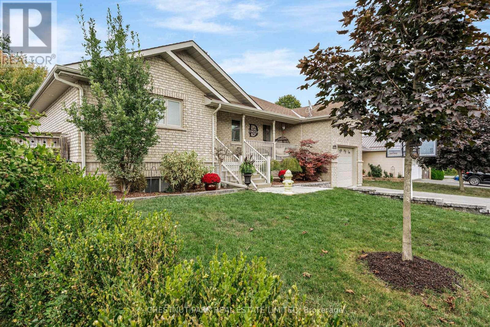 27 ACKERMAN STREET, Prince Edward County, Ontario