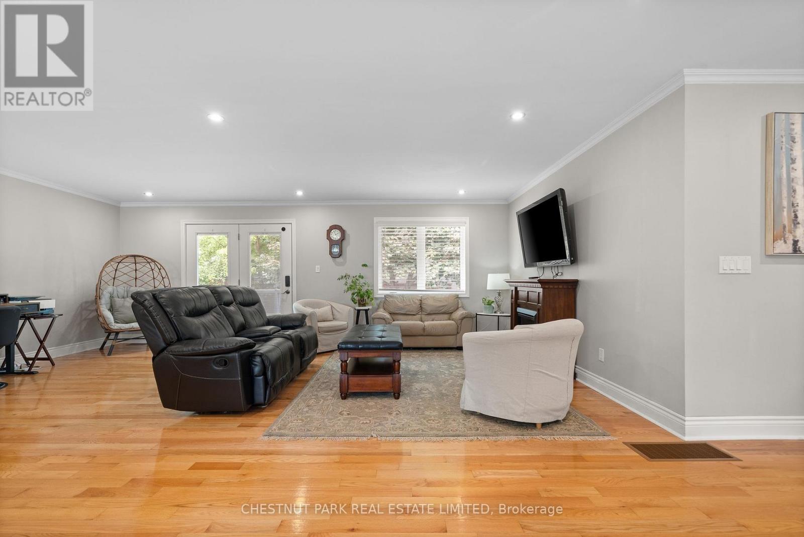 27 Ackerman Street, Prince Edward County, Ontario  K0K 2T0 - Photo 15 - X12424290