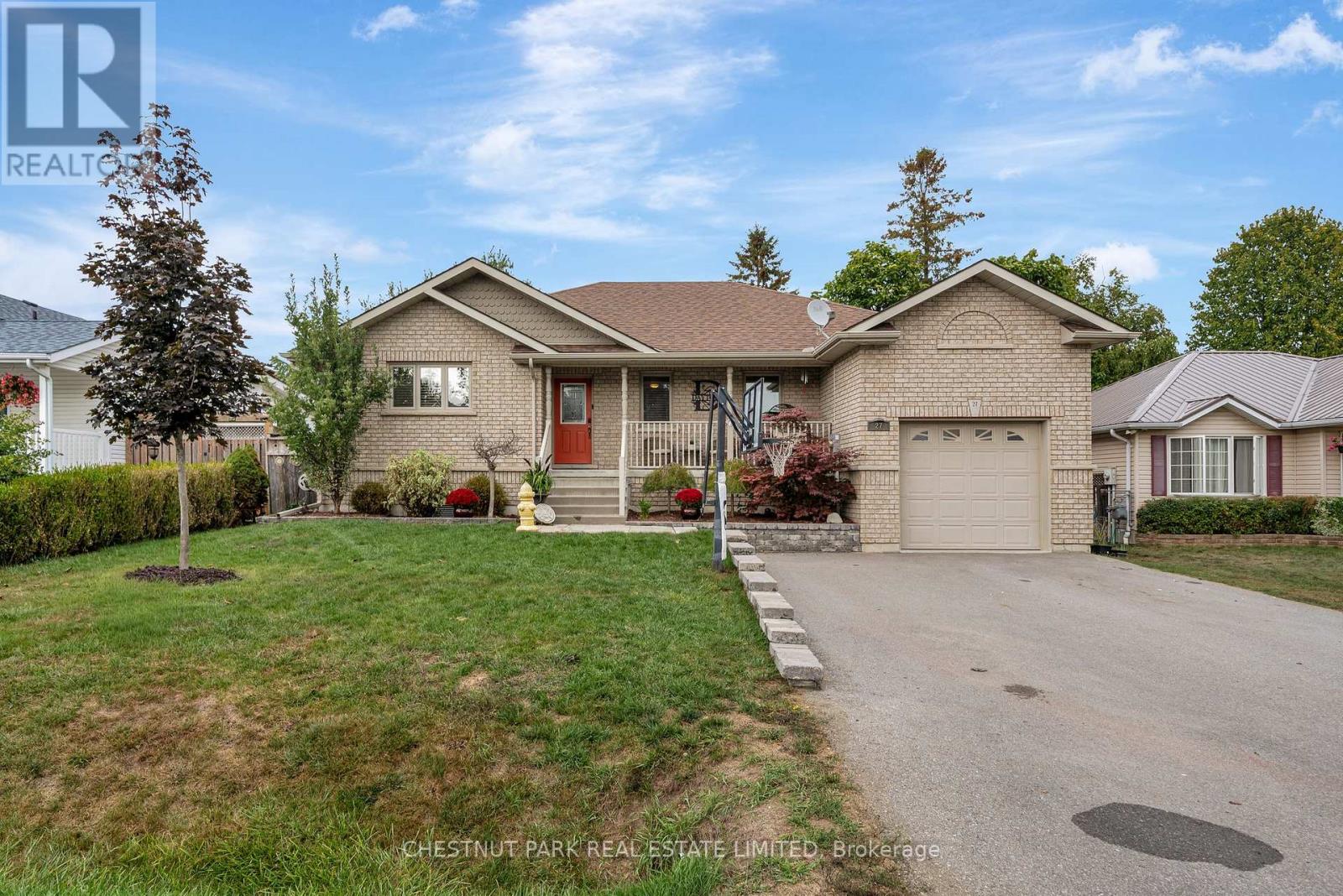 27 Ackerman Street, Prince Edward County, Ontario  K0K 2T0 - Photo 2 - X12424290