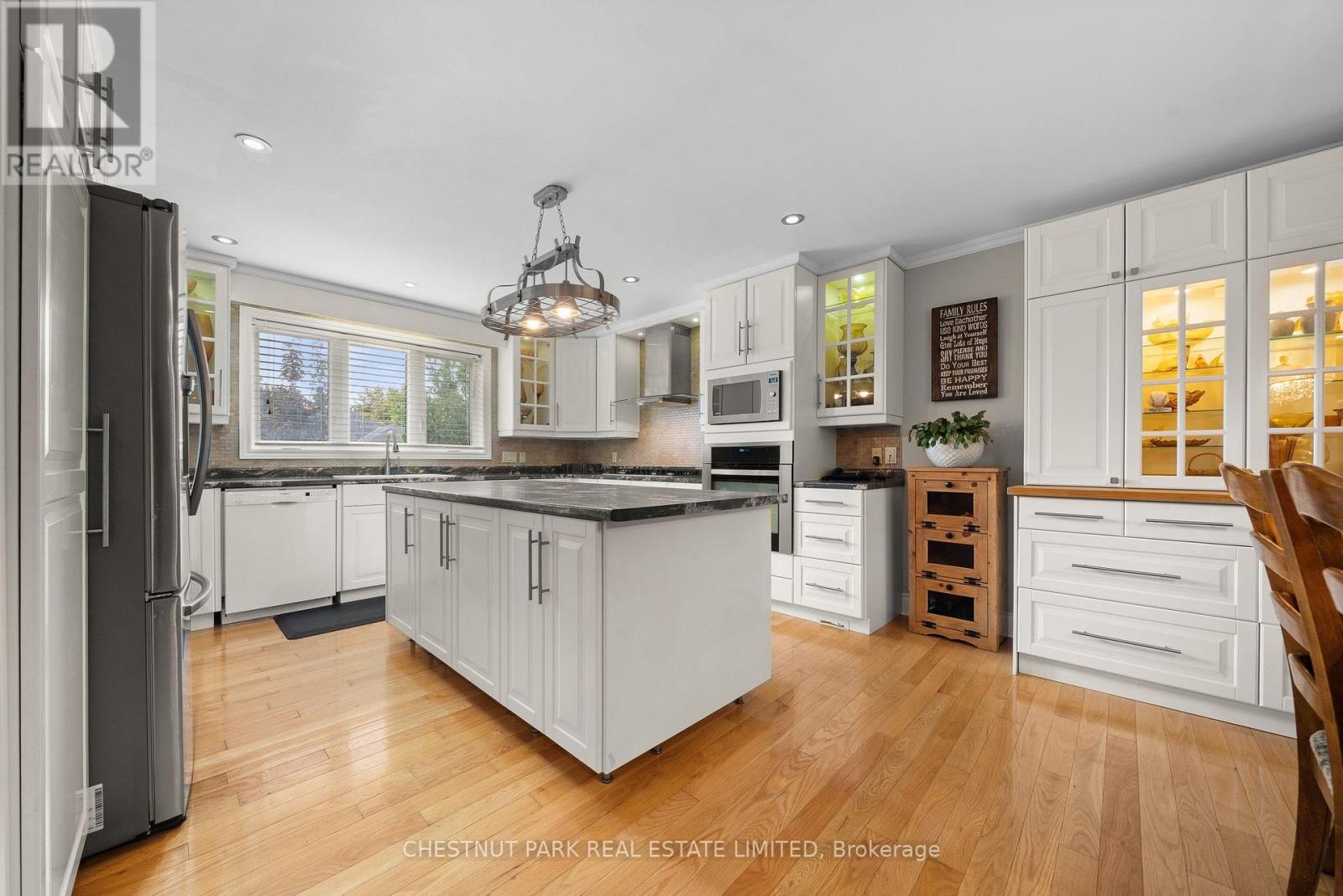 27 Ackerman Street, Prince Edward County, Ontario  K0K 2T0 - Photo 9 - X12424290