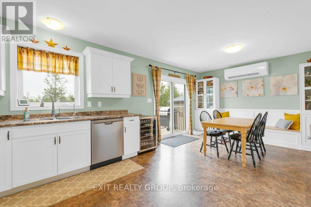 2073 Shannon Road, Tyendinaga, Ontario  K0K 3A0 - Photo 11 - X12424524