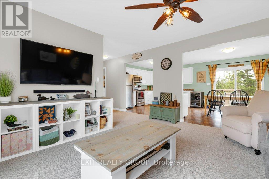 2073 Shannon Road, Tyendinaga, Ontario  K0K 3A0 - Photo 8 - X12424524
