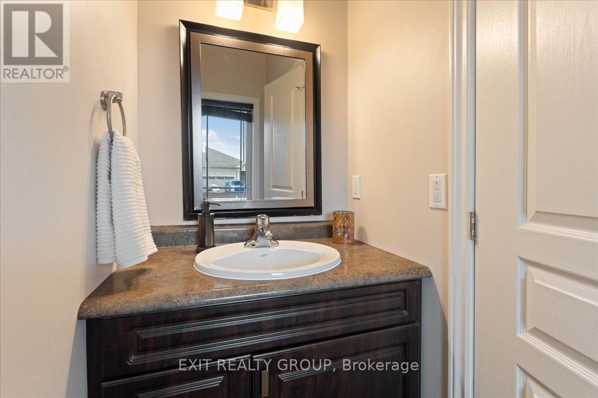 82 Mountain Ash Drive, Belleville, Ontario  K8N 0E3 - Photo 16 - X12427003
