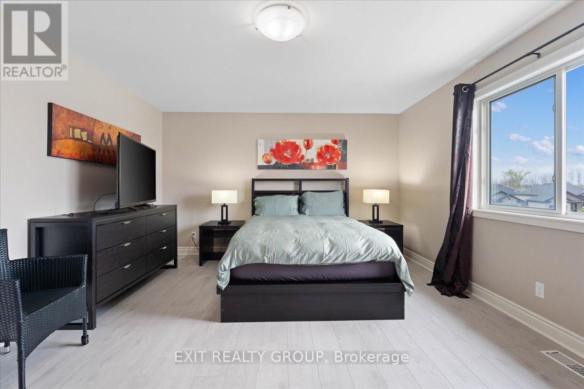 82 Mountain Ash Drive, Belleville, Ontario  K8N 0E3 - Photo 22 - X12427003