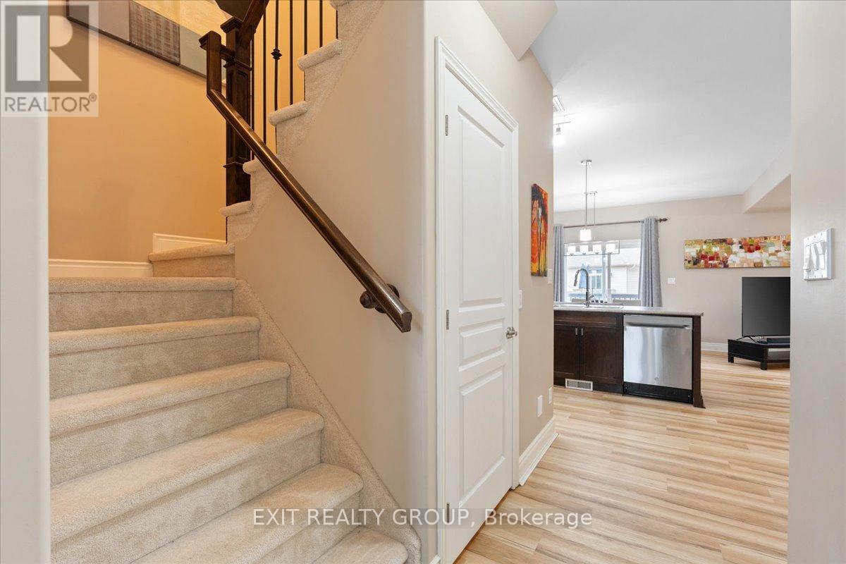 82 Mountain Ash Drive, Belleville, Ontario  K8N 0E3 - Photo 5 - X12427003