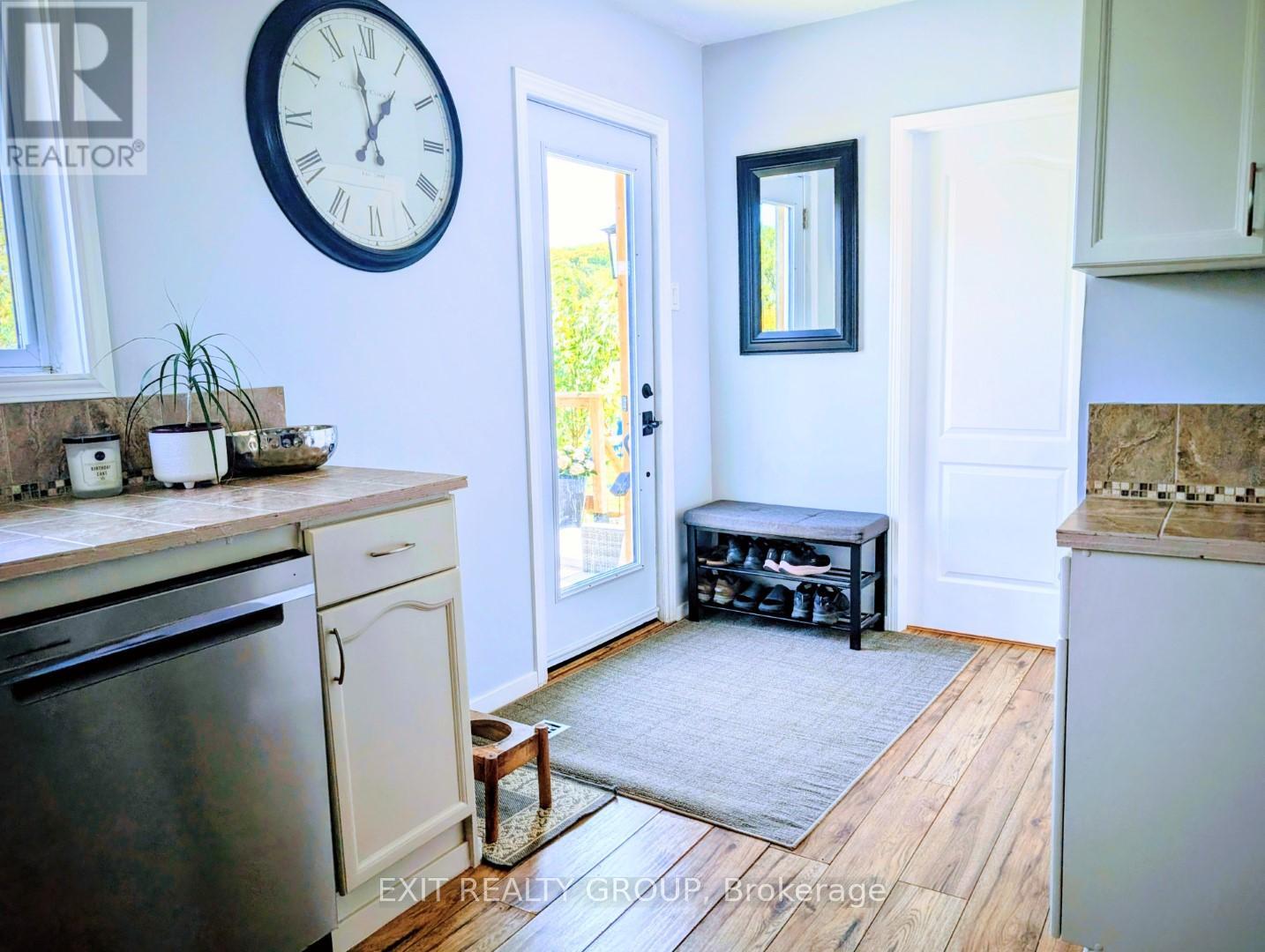 12075 Loyalist Parkway, Prince Edward County, Ontario  K0K 2T0 - Photo 8 - X12427274
