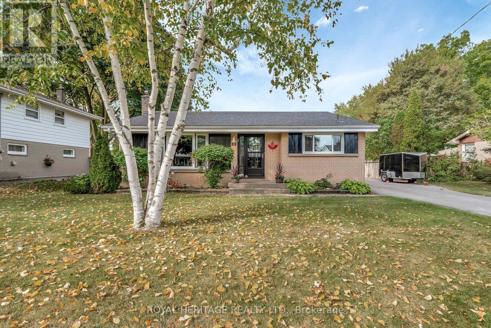 32 GLEN ROAD, Belleville, Ontario