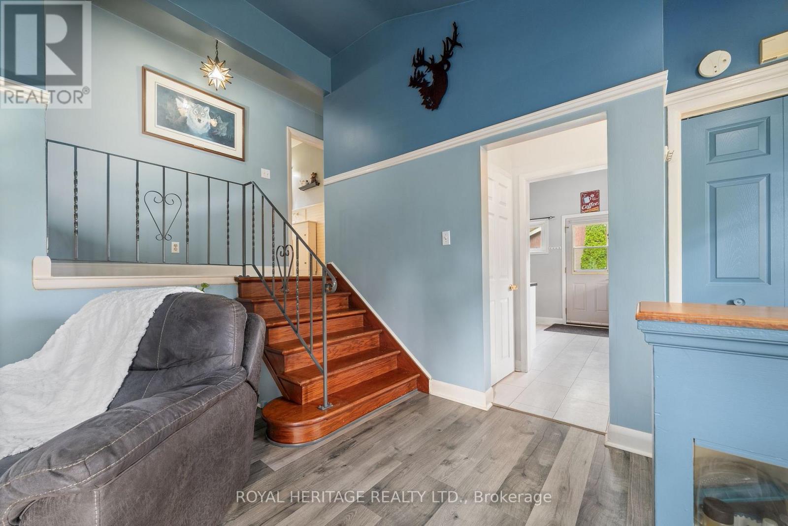 32 Glen Road, Belleville, Ontario  K8P 4G1 - Photo 10 - X12427793