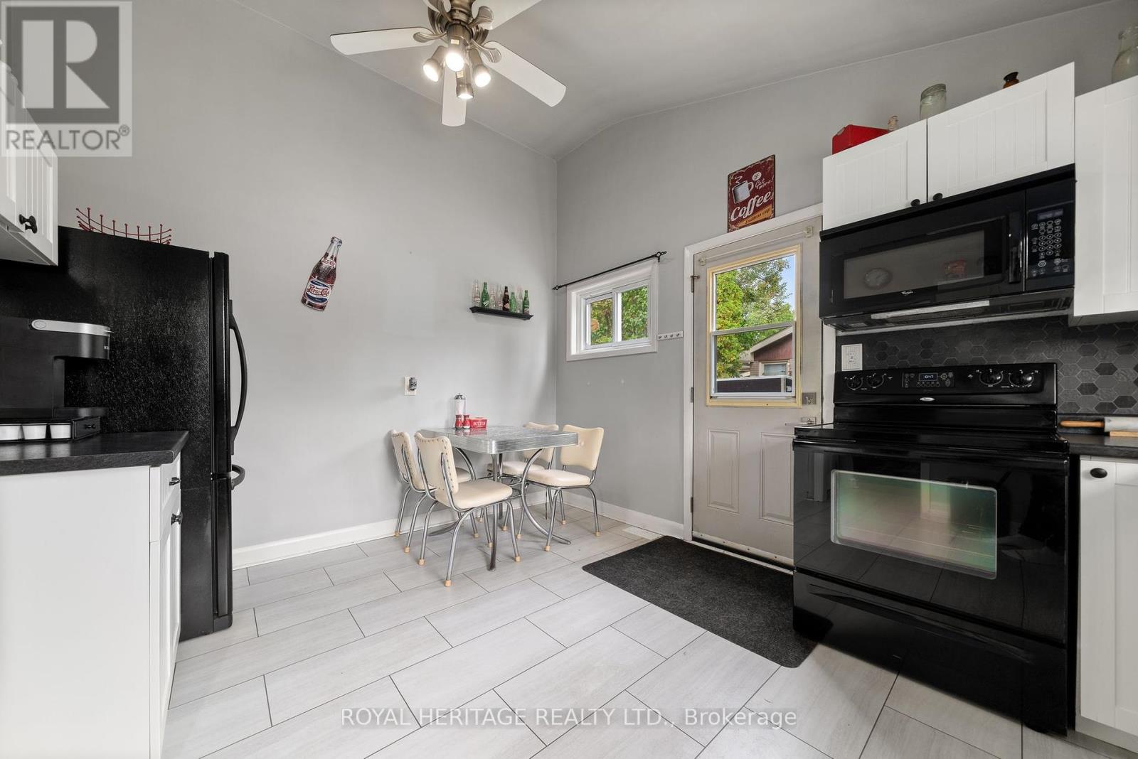 32 Glen Road, Belleville, Ontario  K8P 4G1 - Photo 14 - X12427793