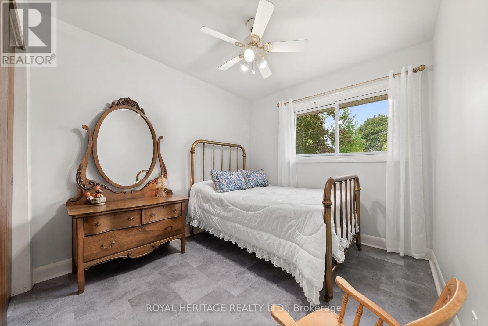 32 Glen Road, Belleville, Ontario  K8P 4G1 - Photo 18 - X12427793