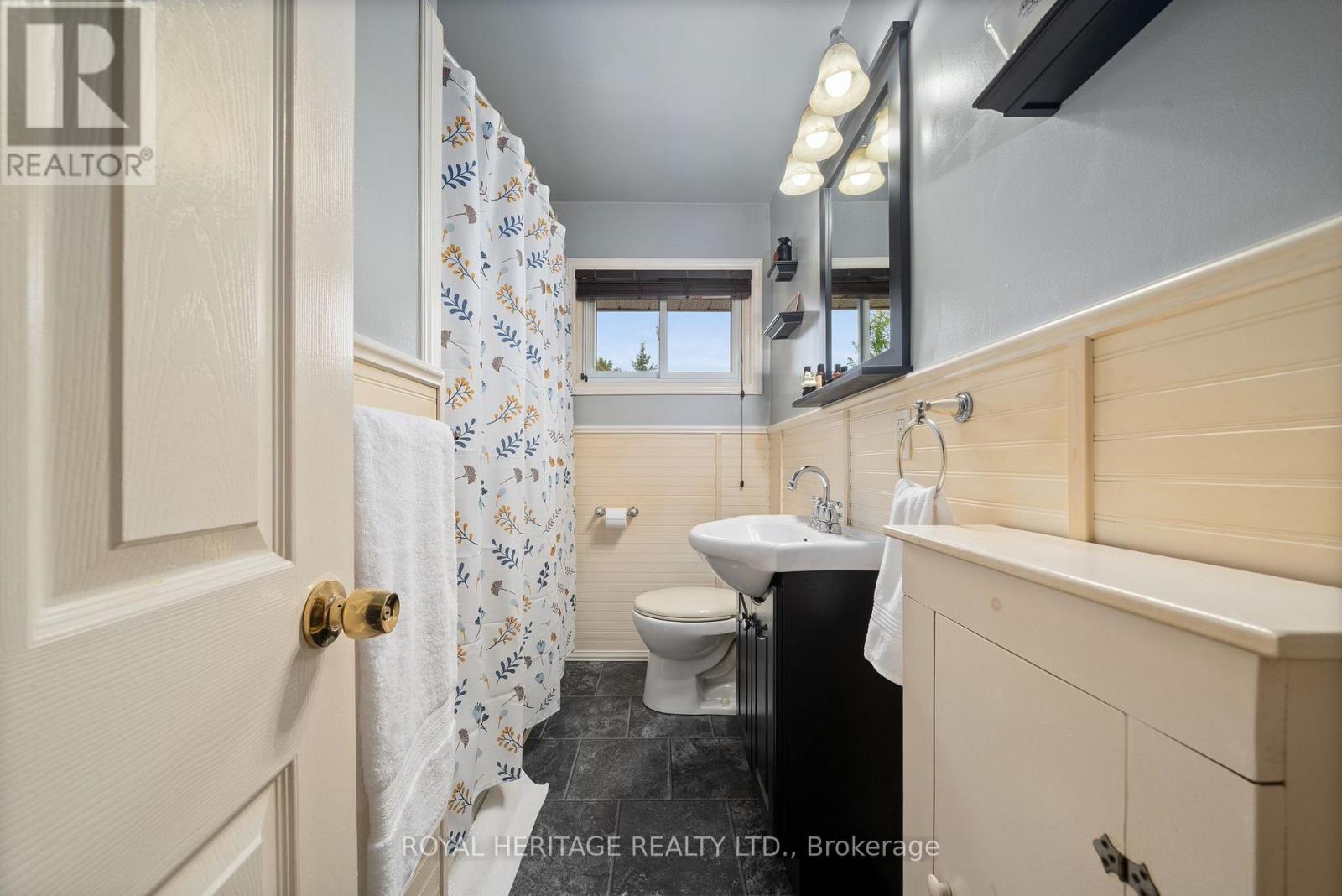 32 Glen Road, Belleville, Ontario  K8P 4G1 - Photo 21 - X12427793